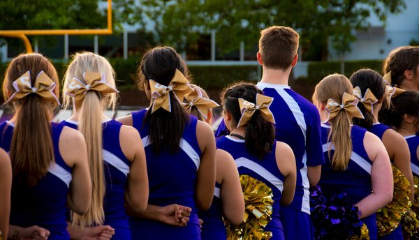 Quelle routine d'échauffement pour une compétition de cheerleading?